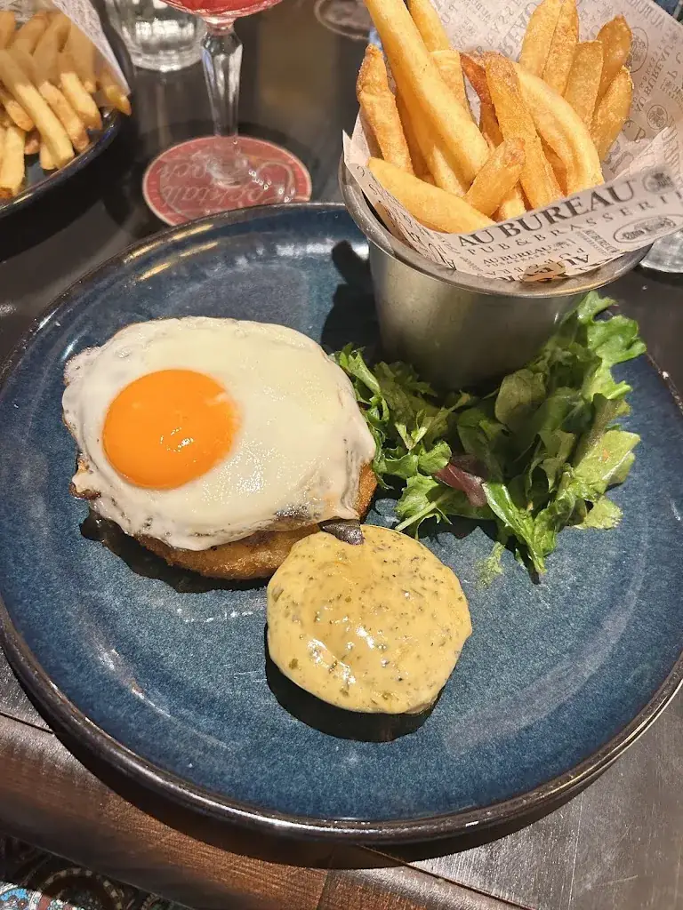 Sarah Holland_Au Bureau - Pub et Brasserie_Montévrain_review