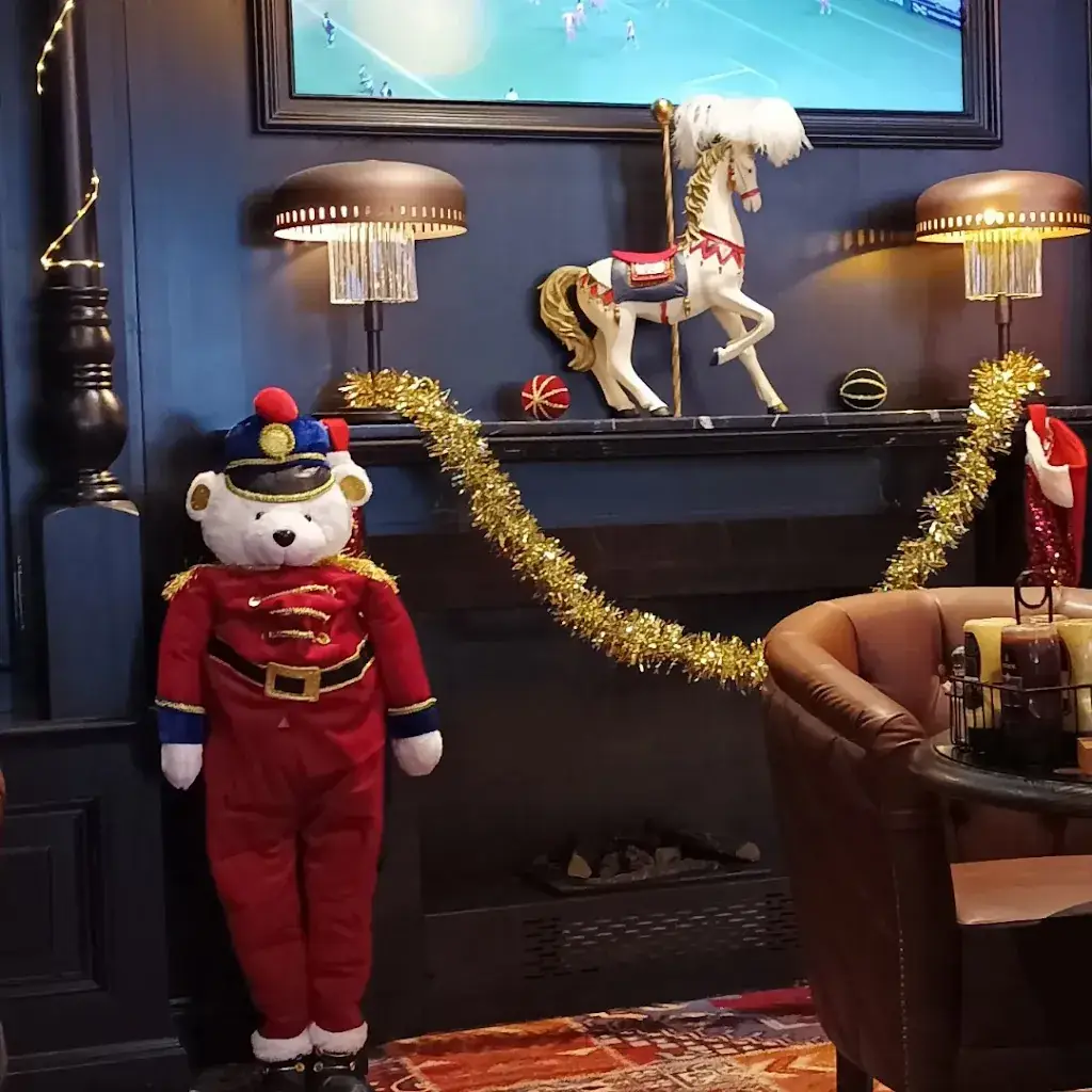 Joanka W (Lady Clannadia)_Au Bureau - Pub et Brasserie_Montévrain_review