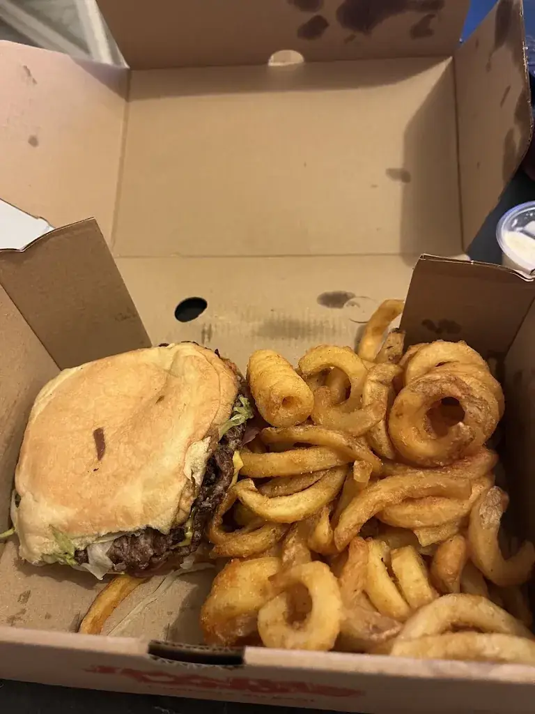 Steph Unvs_SMASH LAND_Chanteloup-en-Brie_review