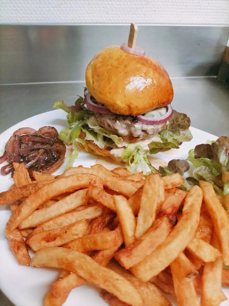 LA P'tite Bouffe_Ébreuil_slider_image_2