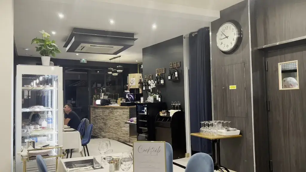 Au Village_Bry-sur-Marne_slider_image_2