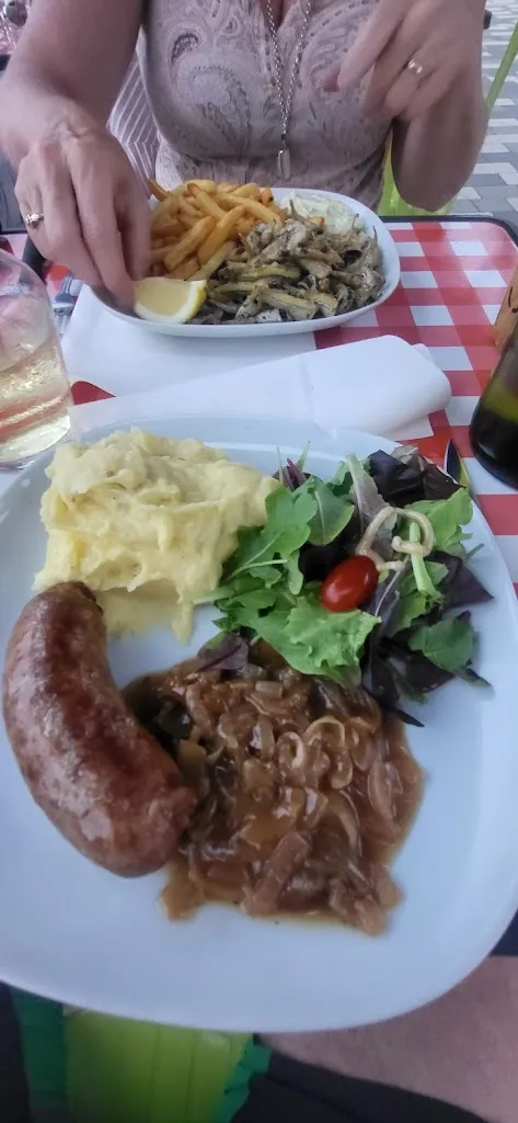 Colin G Vaugh_Guinguette de Neuilly-sur-Marne, Bar de la Marine_Neuilly-sur-Marne_review