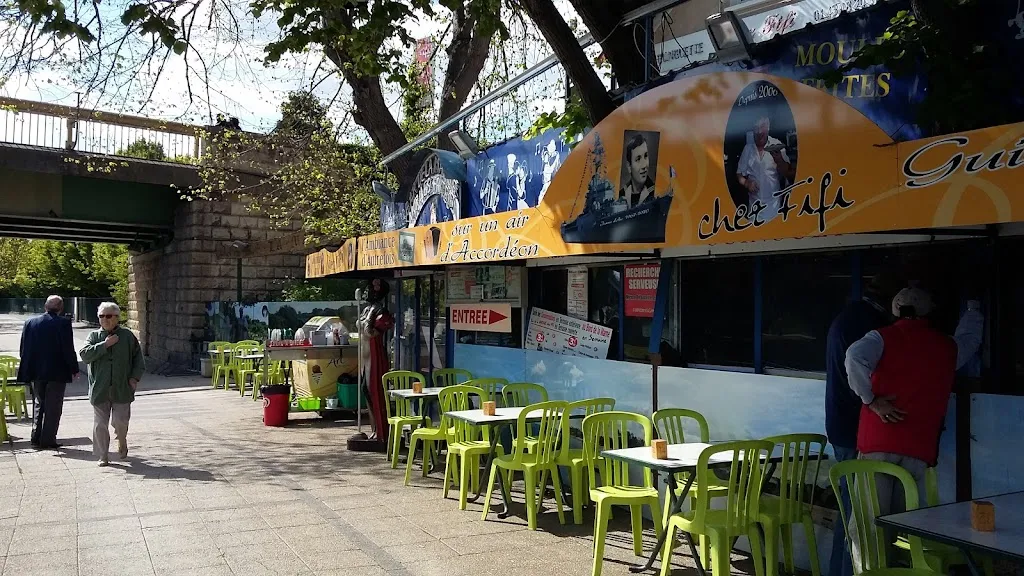 Guinguette de Neuilly-sur-Marne, Bar de la Marine restaurante en Neuilly-sur-Marne