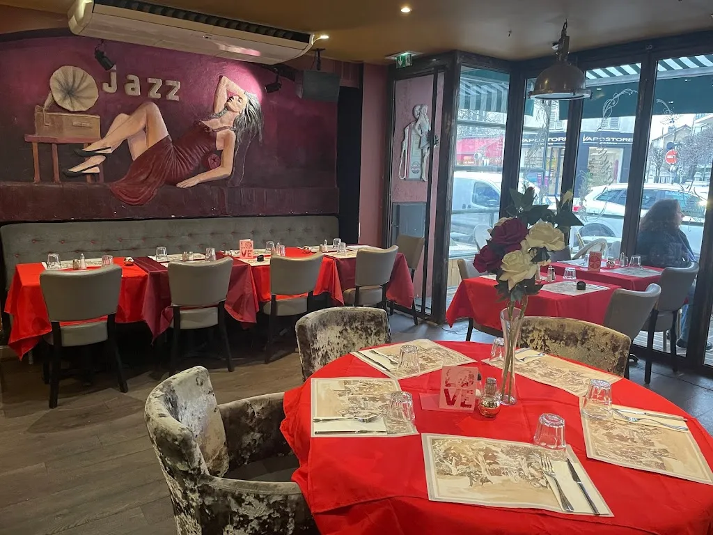 Mistinguett_Chelles_slider_image_1