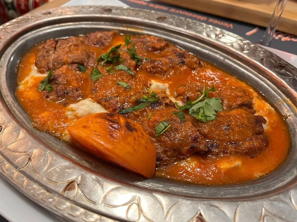 Emilie Keomani_Montoros_Chelles_review