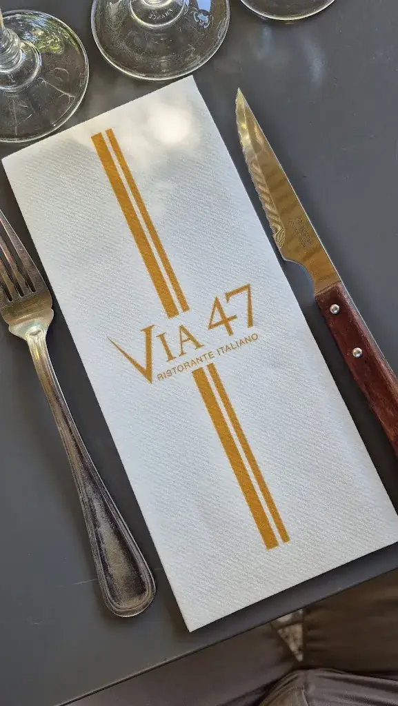 Hendy Gunawan_VIA 47_Chatou_recensione