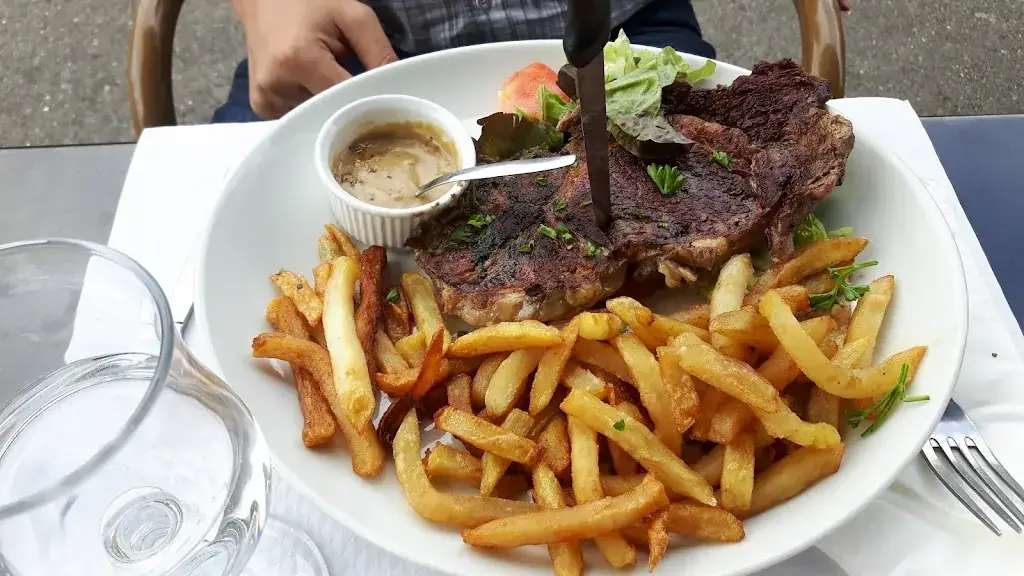 Emila Kadłubowska_Le Maupassant_Chatou_recensione