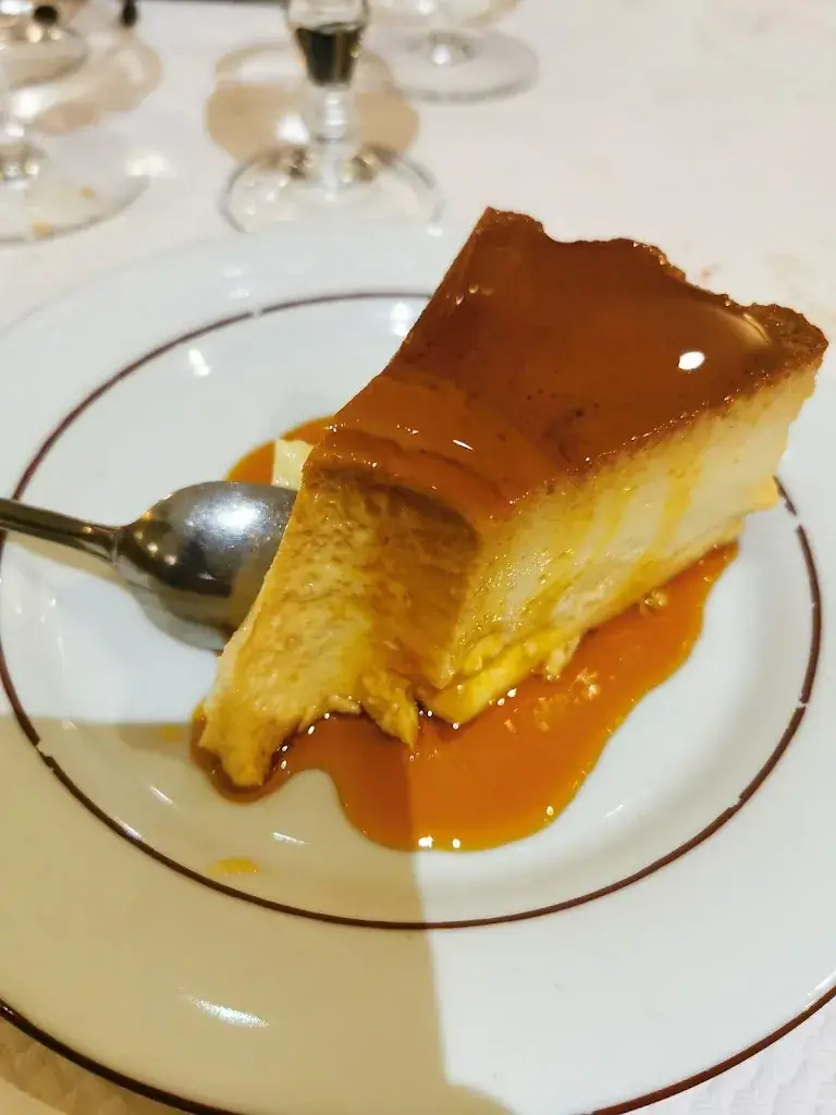 Elisabeth PAIS-DA SILVA_Modern Bar_Chevilly-Larue_review