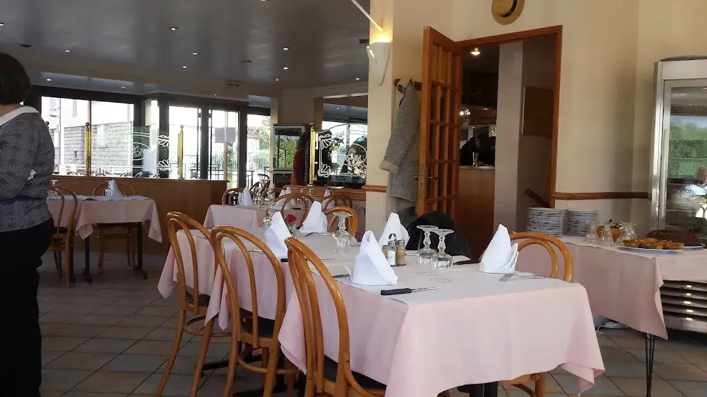 Modern Bar restaurant à Chevilly-Larue