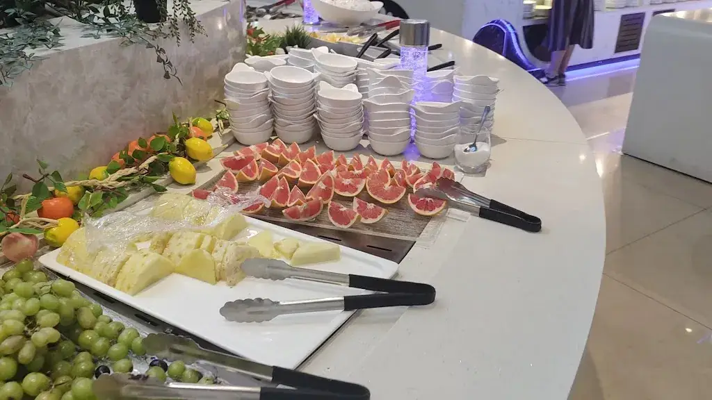 Palais de Mazarin_Chilly-Mazarin_slider_image_2