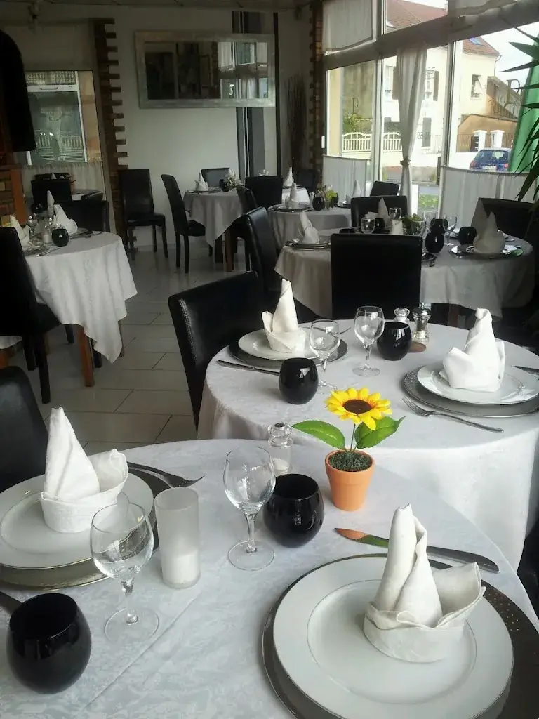 Le Petit Louis_Saulx-les-Chartreux_slider_image_3