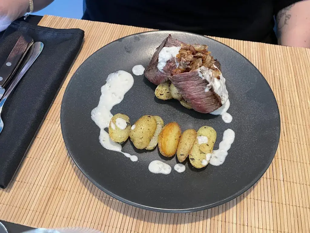 Gregory PAQUET_Le Calet_Choisy-en-Brie_review