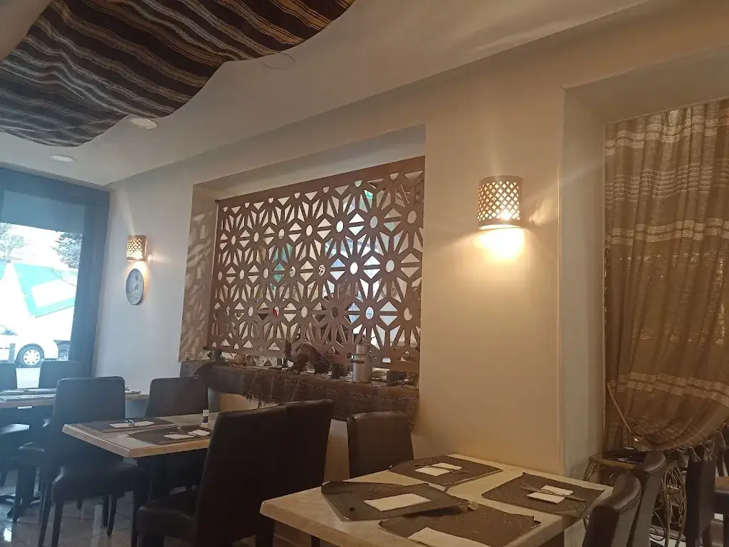 Restaurant El Bey_Chilly-Mazarin_slider_image_1