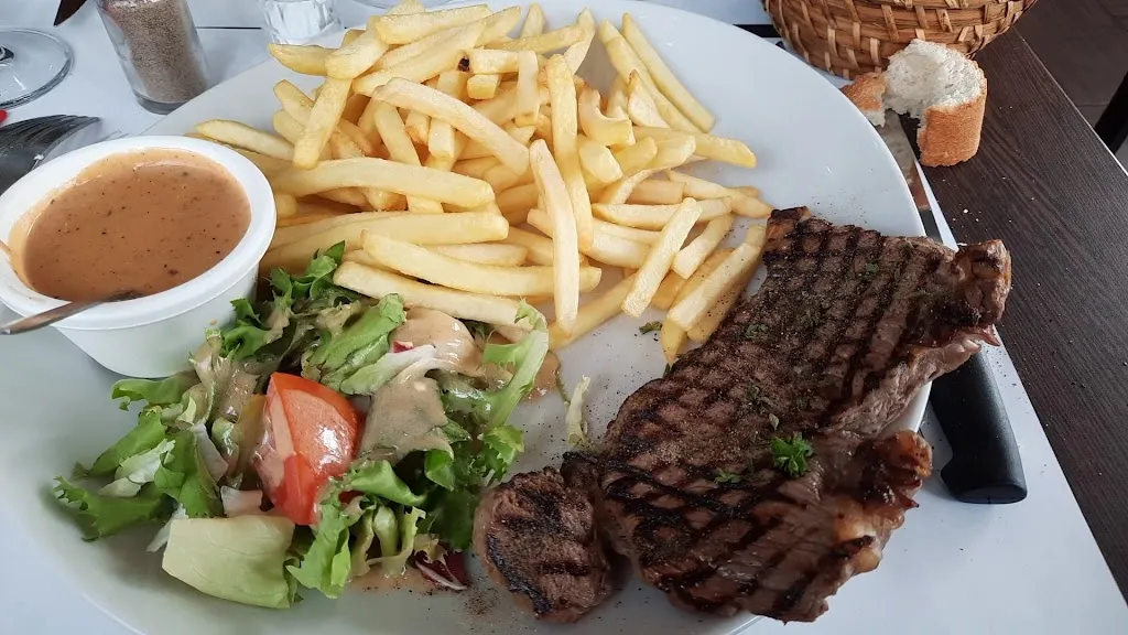 Le Mazarin_Chilly-Mazarin_slider_image_2