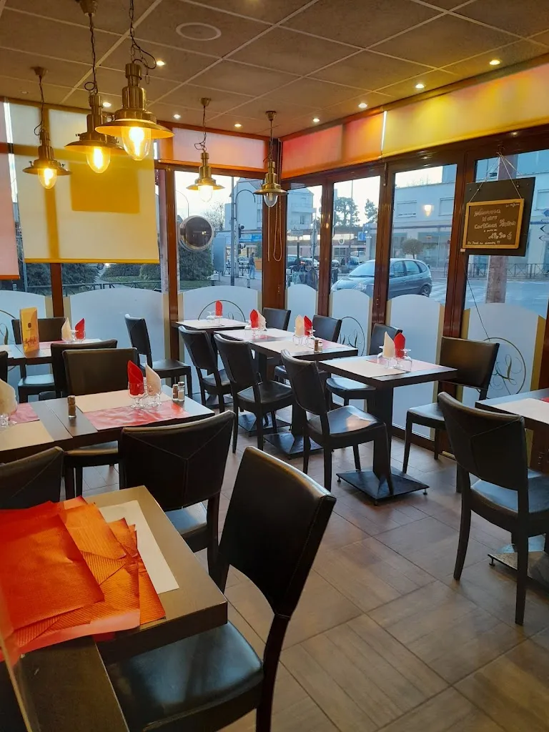 Le Mazarin_Chilly-Mazarin_slider_image_3