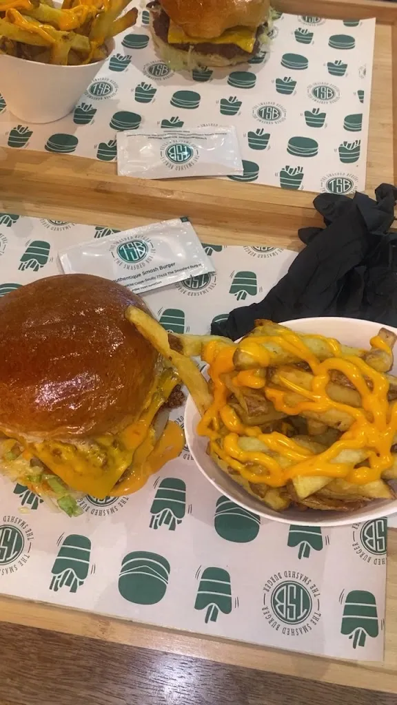 The Smashed Burger_Claye-Souilly_slider_image_2