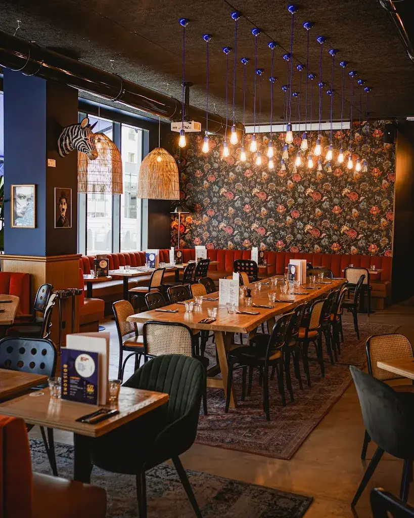 Moustache Bistro Pub restaurante en Châtenay-Malabry