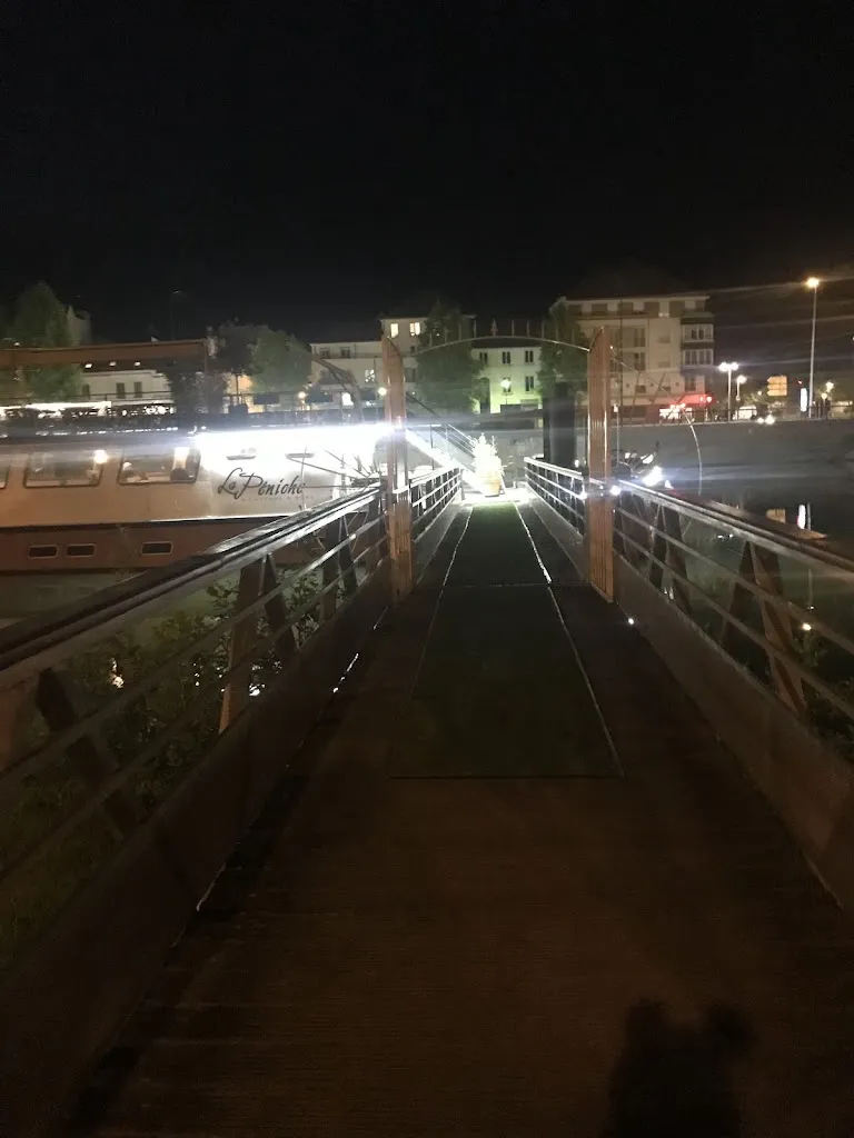 Olga Kovalenko_La Péniche_Meaux_review