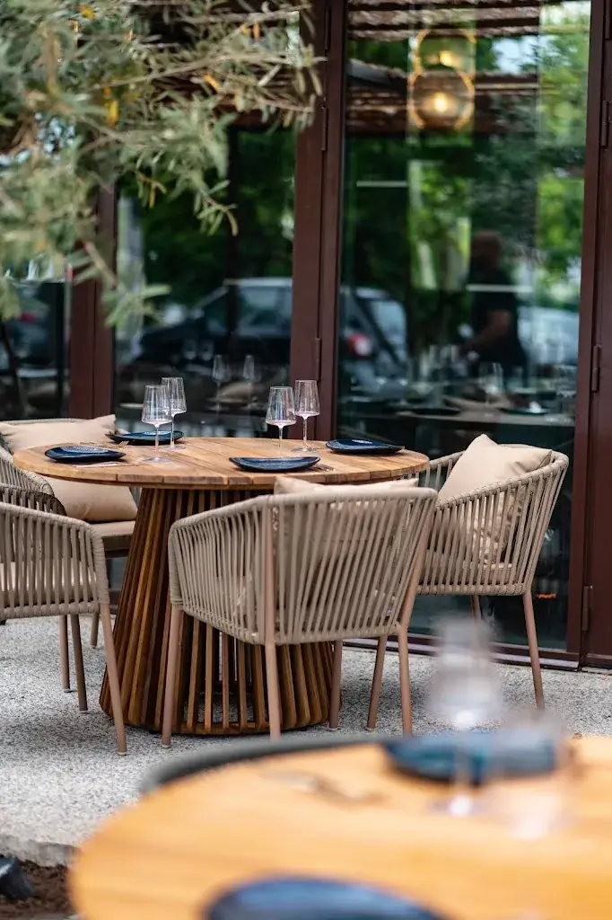 Le Lieu Restaurant in Choisy-le-Roi