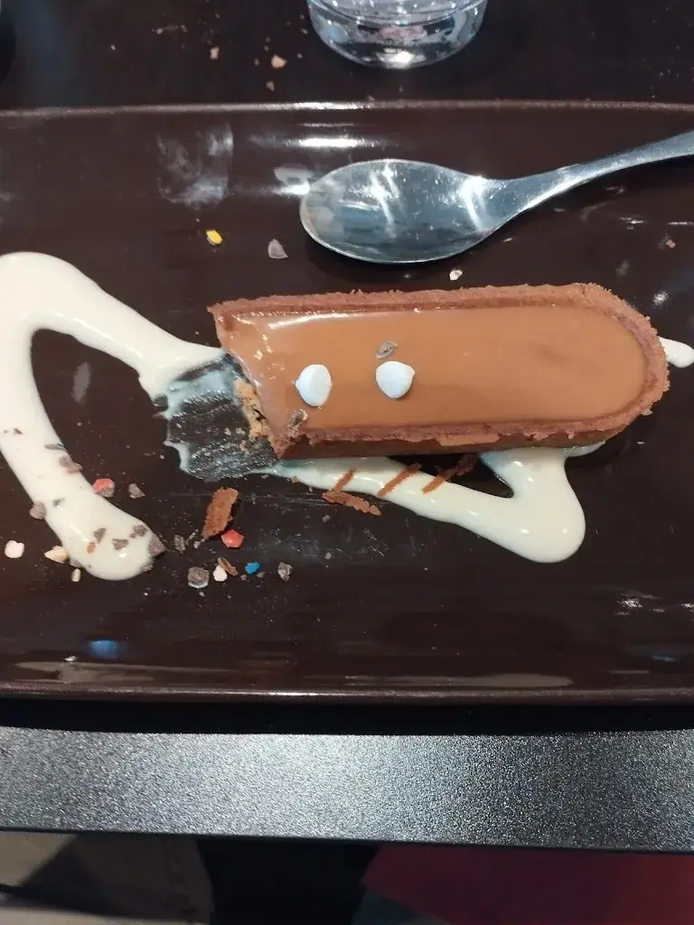 Jean-Michel G_Le Saint Michel_Ennezat_review