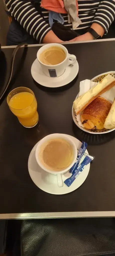 Rebeca Rusu_Le Saint Louis_Choisy-le-Roi_review