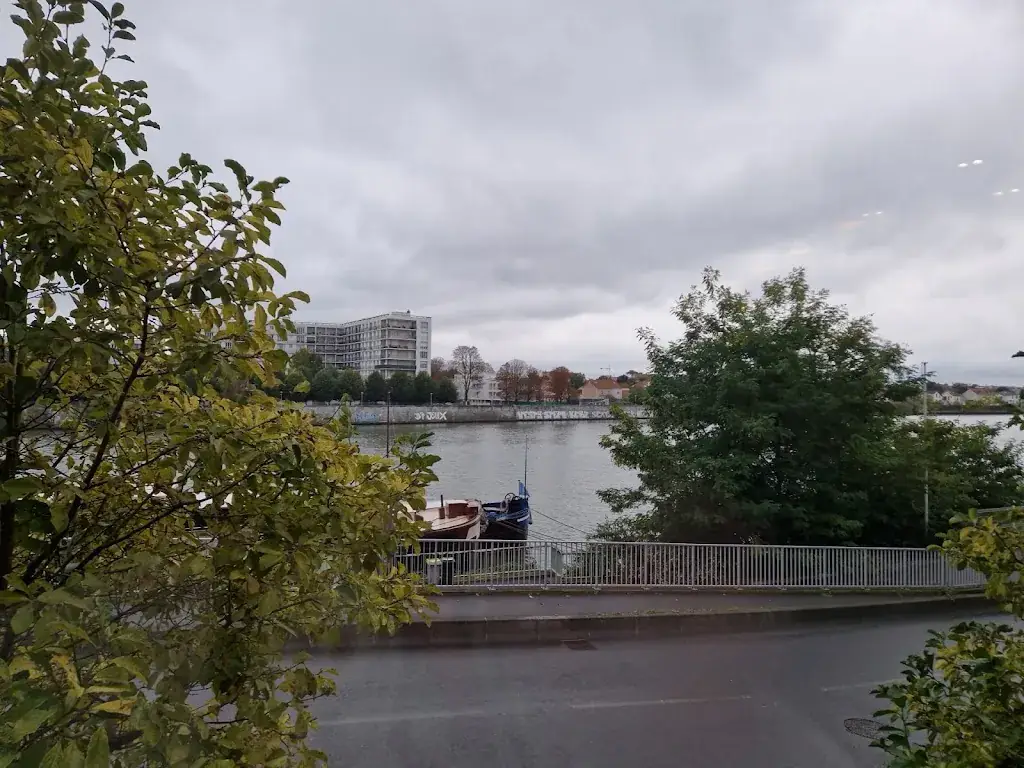 Joyce Good_La Marine_Choisy-le-Roi_Bewertung