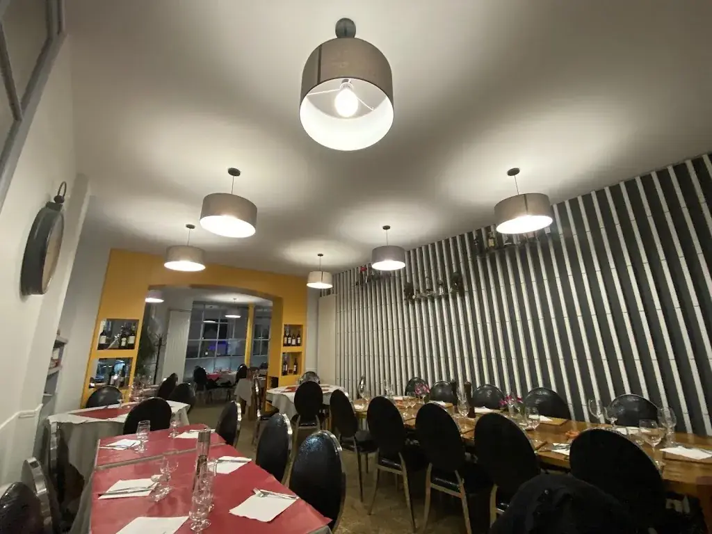 Au Petit Châlet_Colombes_slider_image_1