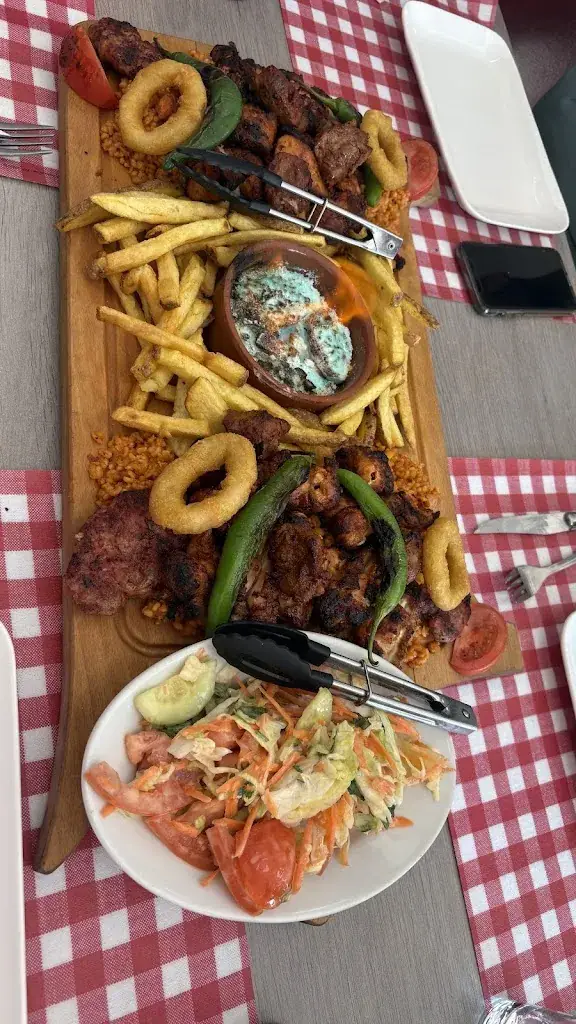 Anna Maria Matta_Les Brochettes_Corbeil-Essonnes_review