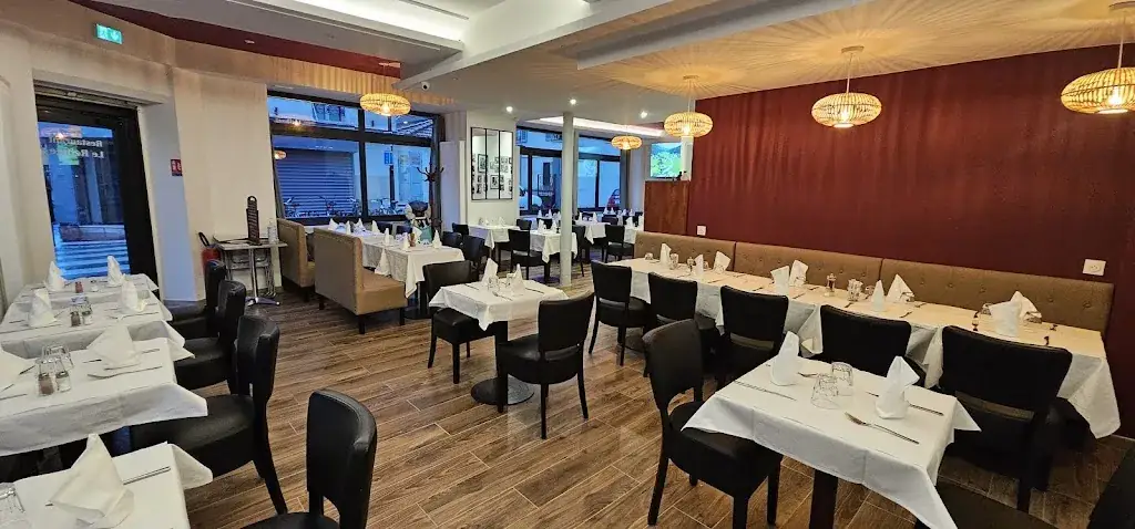 Le Refuge Charenton le Pont restaurant in Charenton-le-Pont