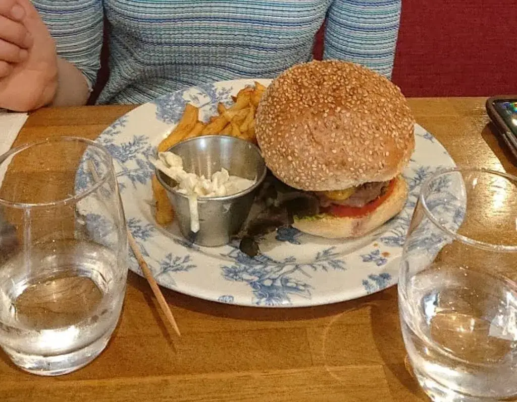 Hannah Minor_Tante Eugénie_Charenton-le-Pont_reseña