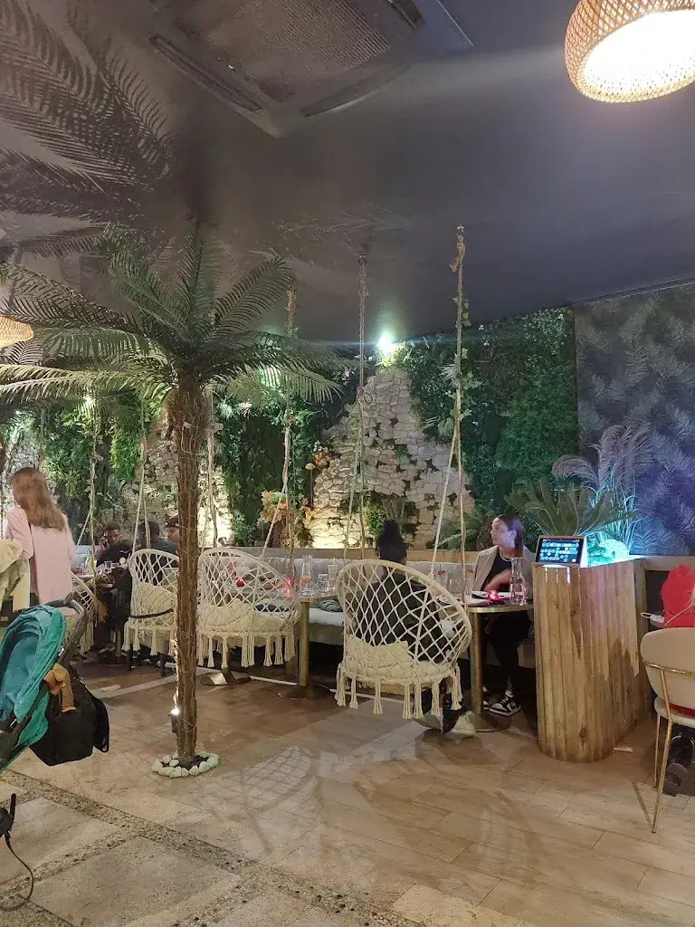 Myriam BELL_Mun Bay Restaurant Paris_Charenton-le-Pont_review