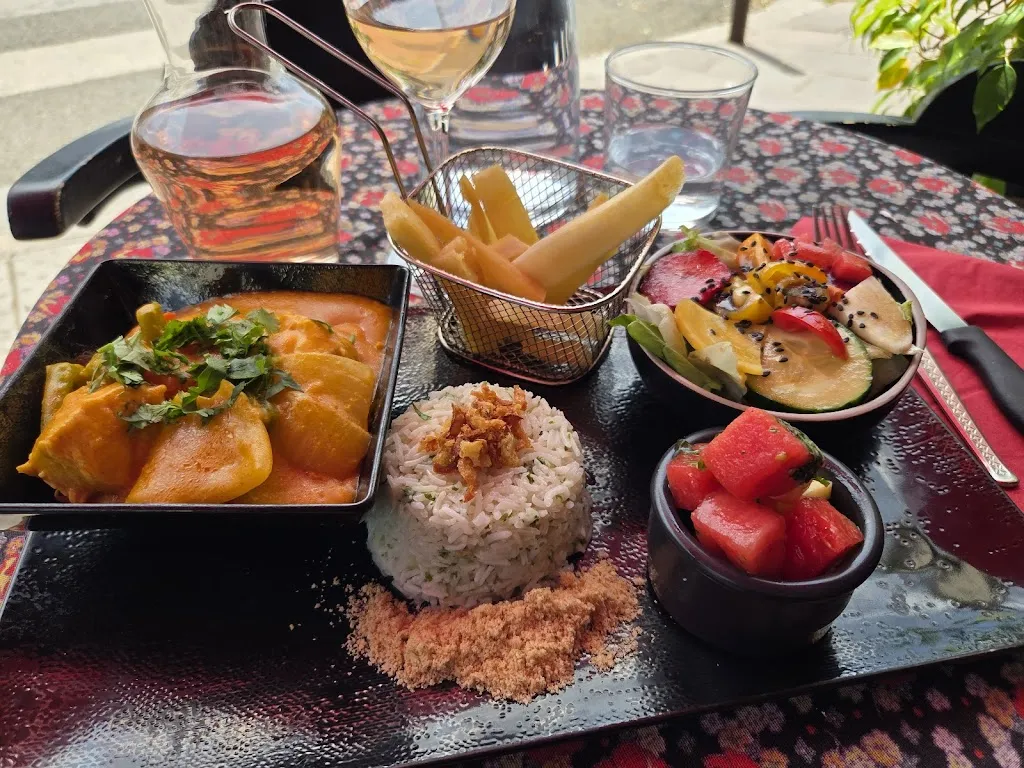 Yannovich T_Tupinambá_Charenton-le-Pont_review