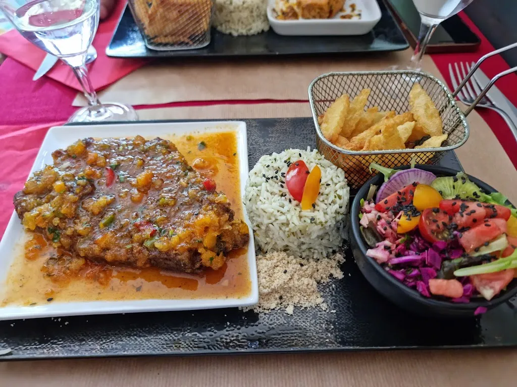 Tupinambá_Charenton-le-Pont_slider_image_2