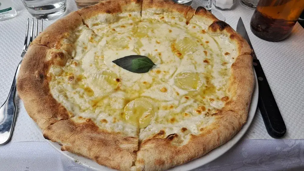 Christelle Auger_Le grazie_Charenton-le-Pont_review