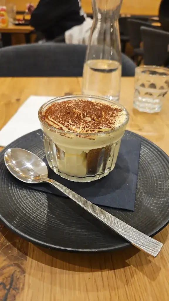 sorridente funz_Le Châlet_Saint-Maurice_review