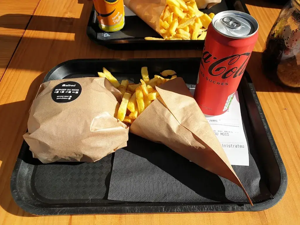 Alfred Burger_Charenton-le-Pont_slider_image_2