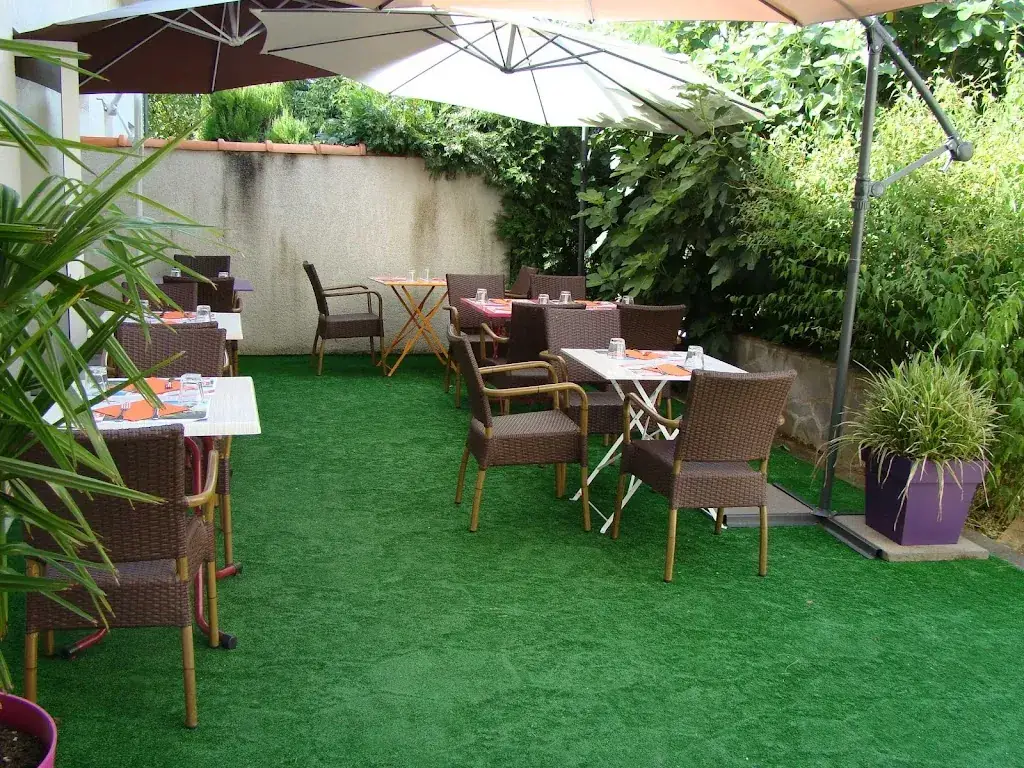 Restaurant Le Moulin Des Gardelles restaurant in Riom