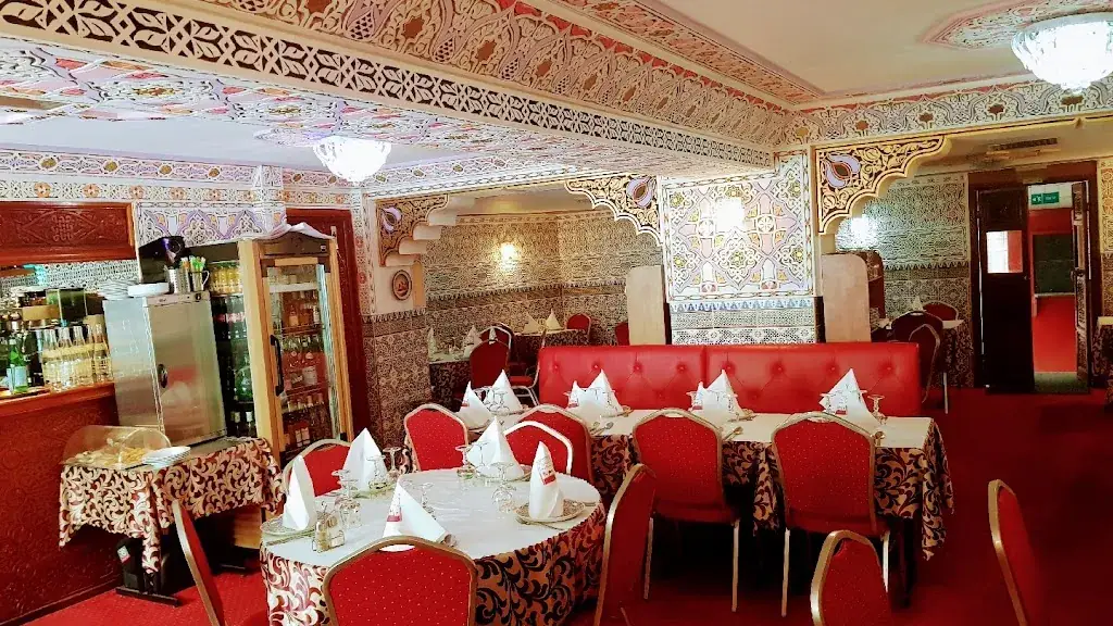 Auberge De Marrakech restaurant in Saint-Thibault-des-Vignes