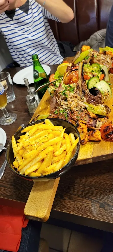 S B_Au Gouverniaud_Gouvernes_review