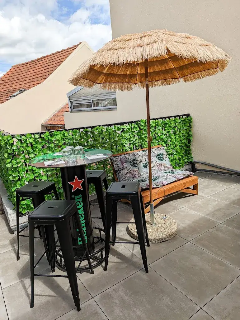 CHEZ LES FILLES - RESTAURANT_Saint-Thibault-des-Vignes_slider_image_1