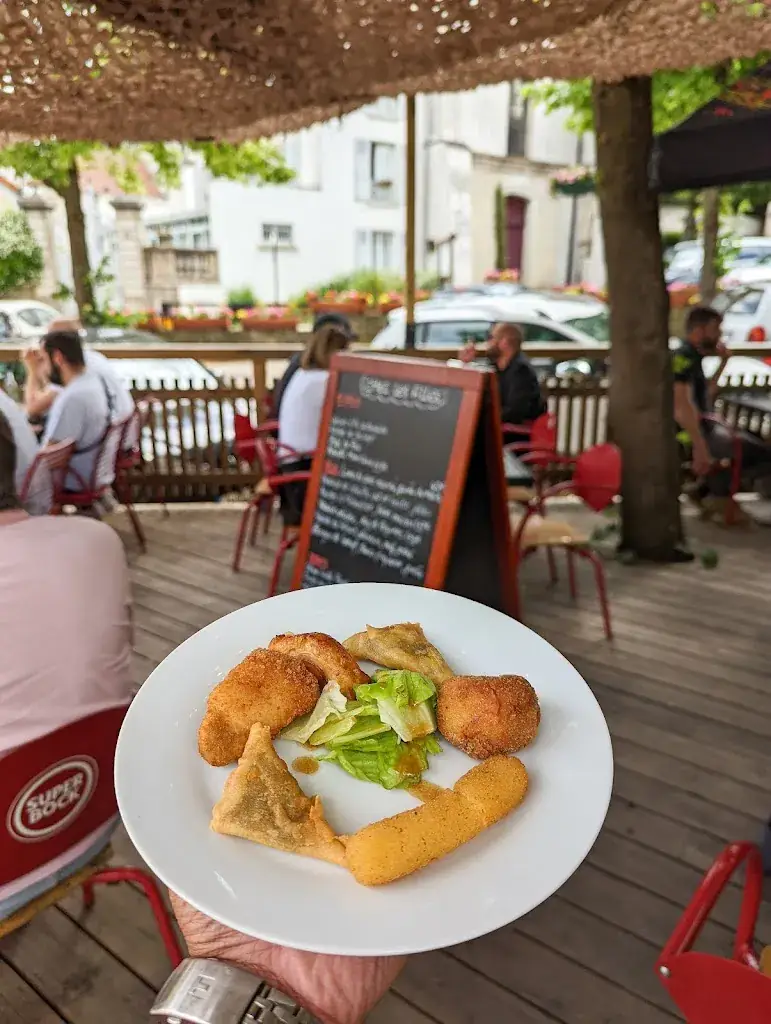 CHEZ LES FILLES - RESTAURANT_Saint-Thibault-des-Vignes_slider_image_2