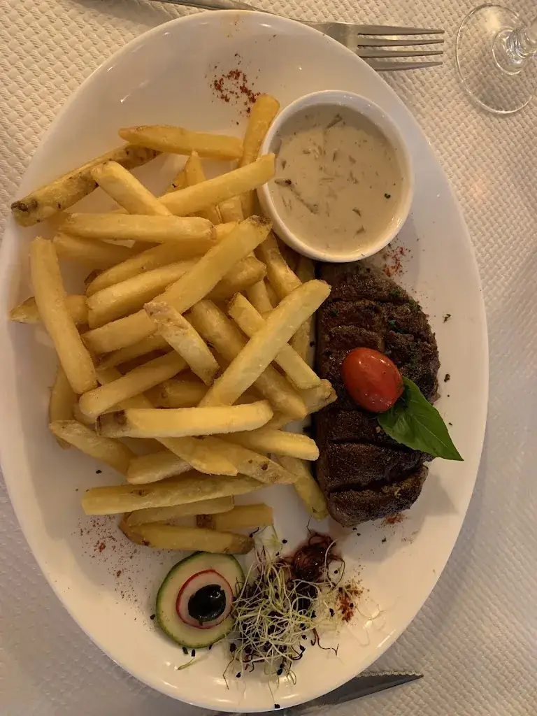 Alain Herrbach_Le Monte Cristo Restaurant Karaoké Soirées à Thème Diner Dansant (77)_Coubert_review