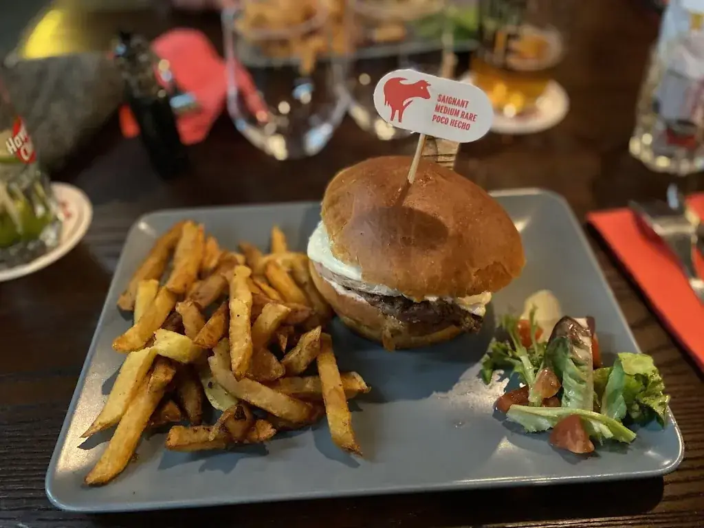 Sandrine Jalasja_La table d'Hervé_Coignières_review