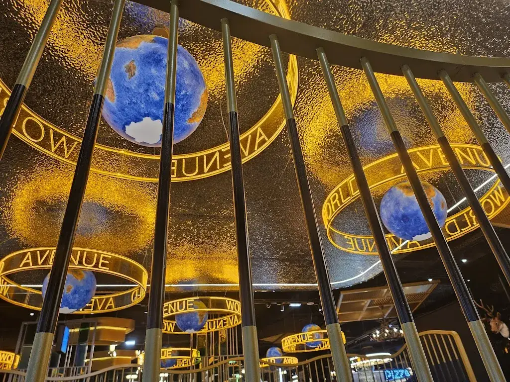 World Avenue restaurant in Coignières