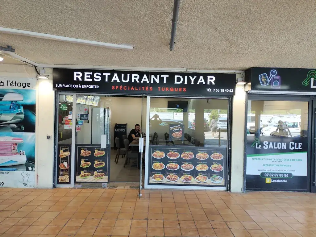 Restaurant diyar restaurant in Coubron
