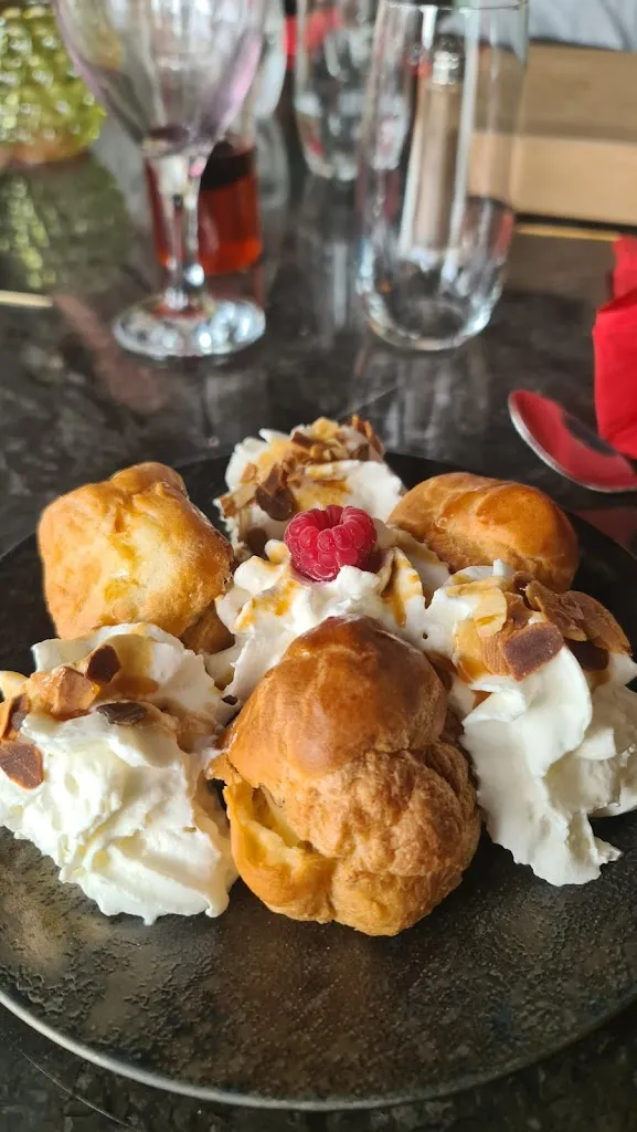 Marion F.C._EZMA Restaurant_Coubron_review