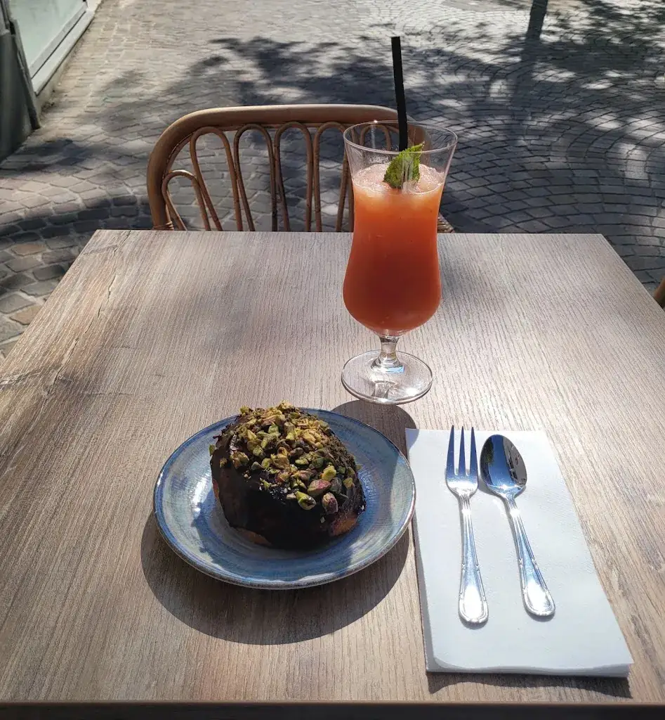 Marvin M_Na’ Siciliana_Montfermeil_review