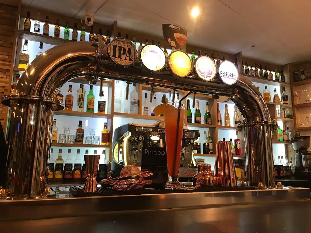 Le ParadoXe restaurant in Vauréal