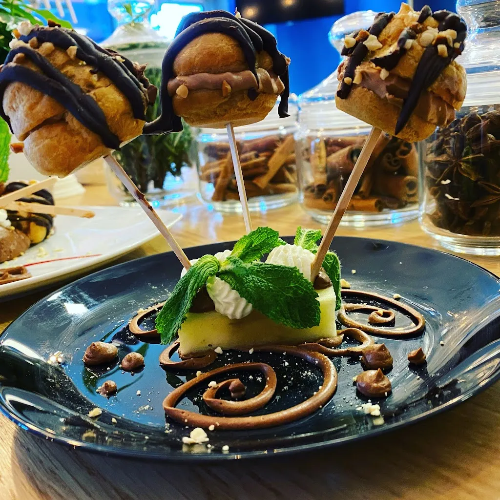 LE BURLINGUE_Clichy_slider_image_2