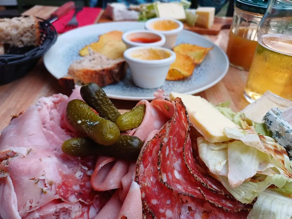 george_Place des Fêtes_Clichy_review